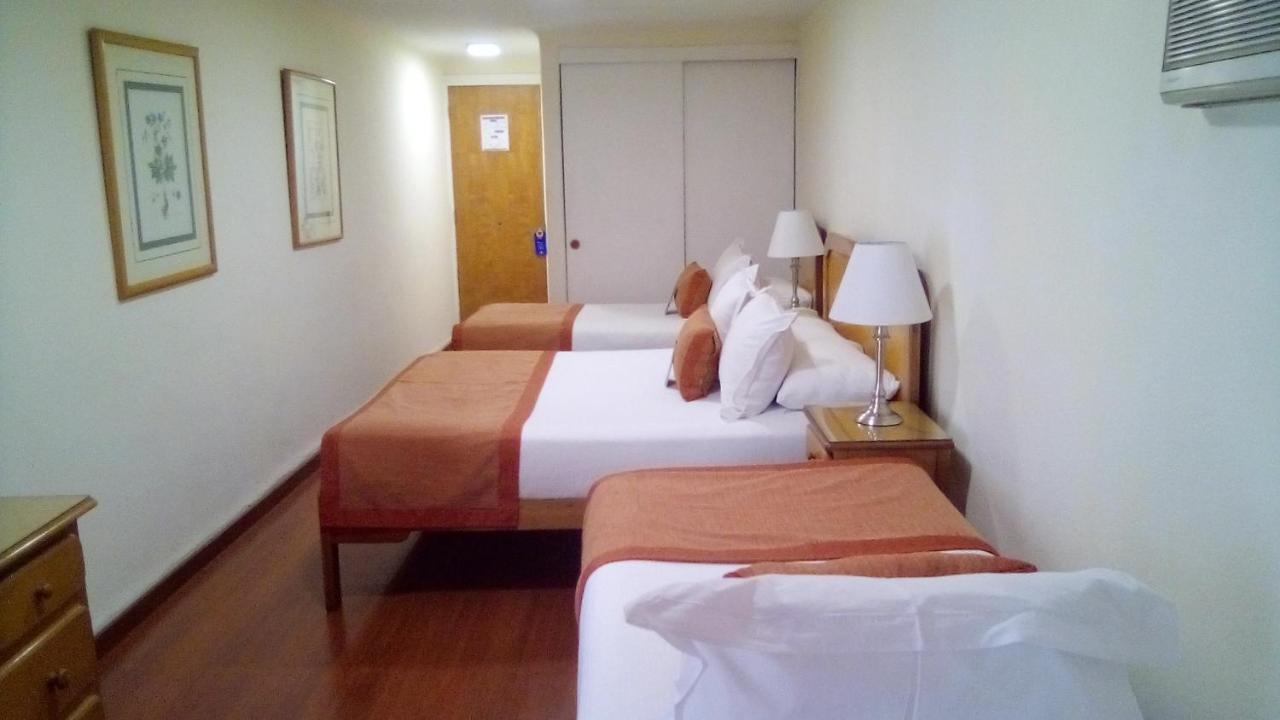 Quarto Quádruplo de 25 m²