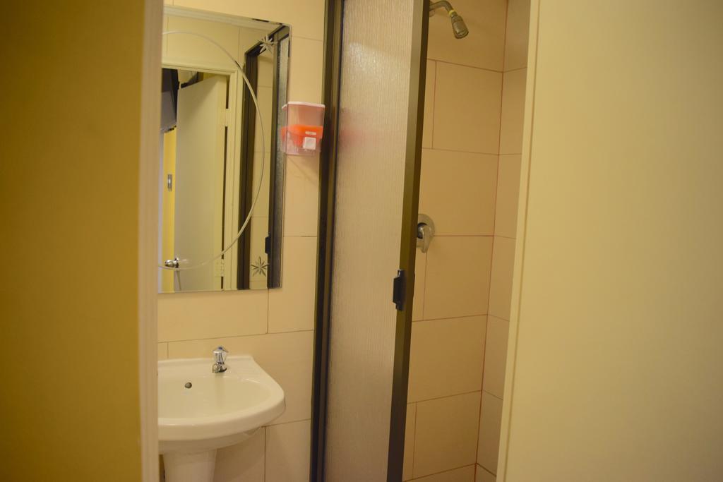 Quarto com 2 Camas de Solteiro