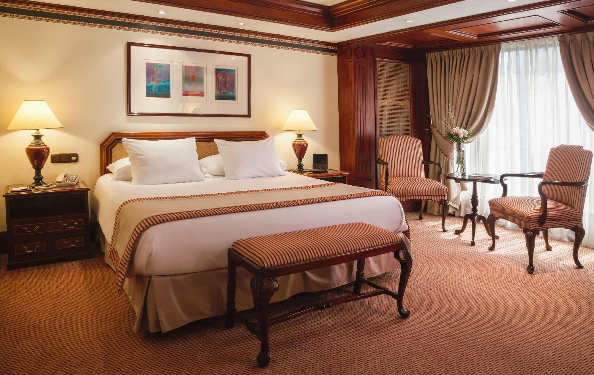 Quarto Superior com Cama King-size