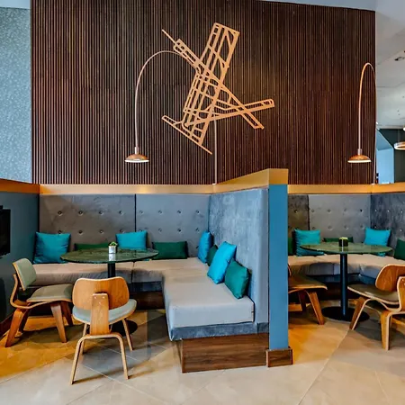 Courtyard By Marriott Santiago Airport-3